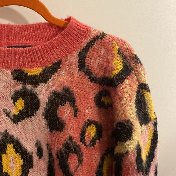 Pink/yellow leopard print cozy sweater - Picture 2 of 7